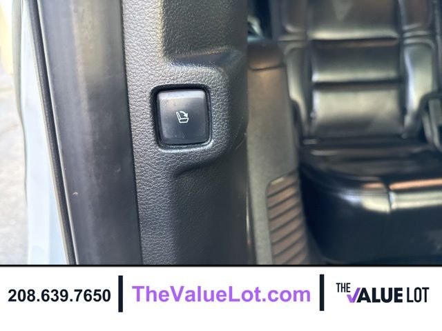 Used 2019 White Lincoln Reserve image 23