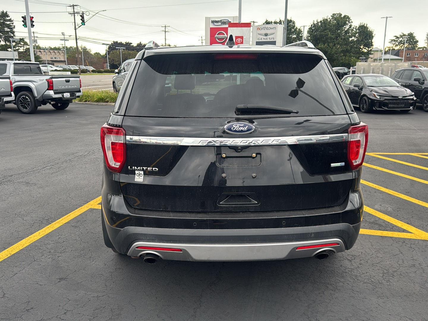 Used 2017 Shadow Black Ford Limited image 5