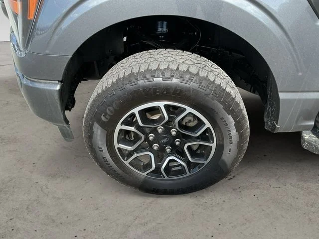 Used 2023  Ford XLT image 10