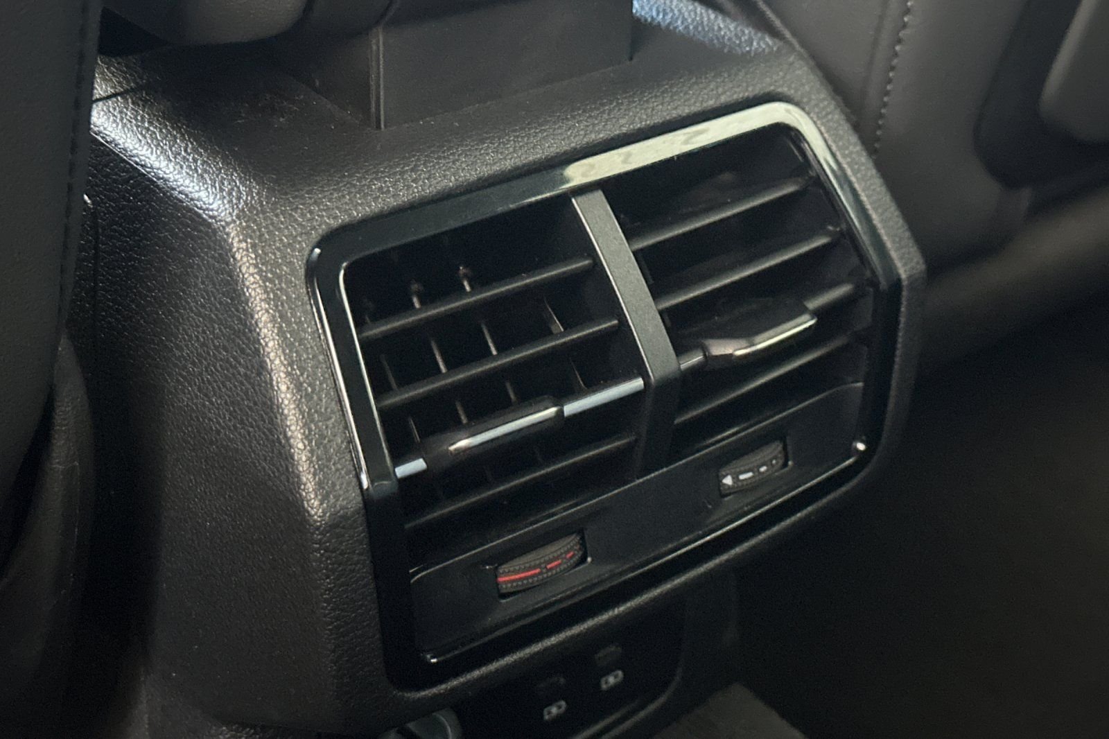 Used 2025  Audi Premium image 13
