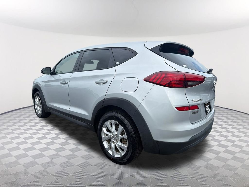 Used 2019 Silver Hyundai SE image 7
