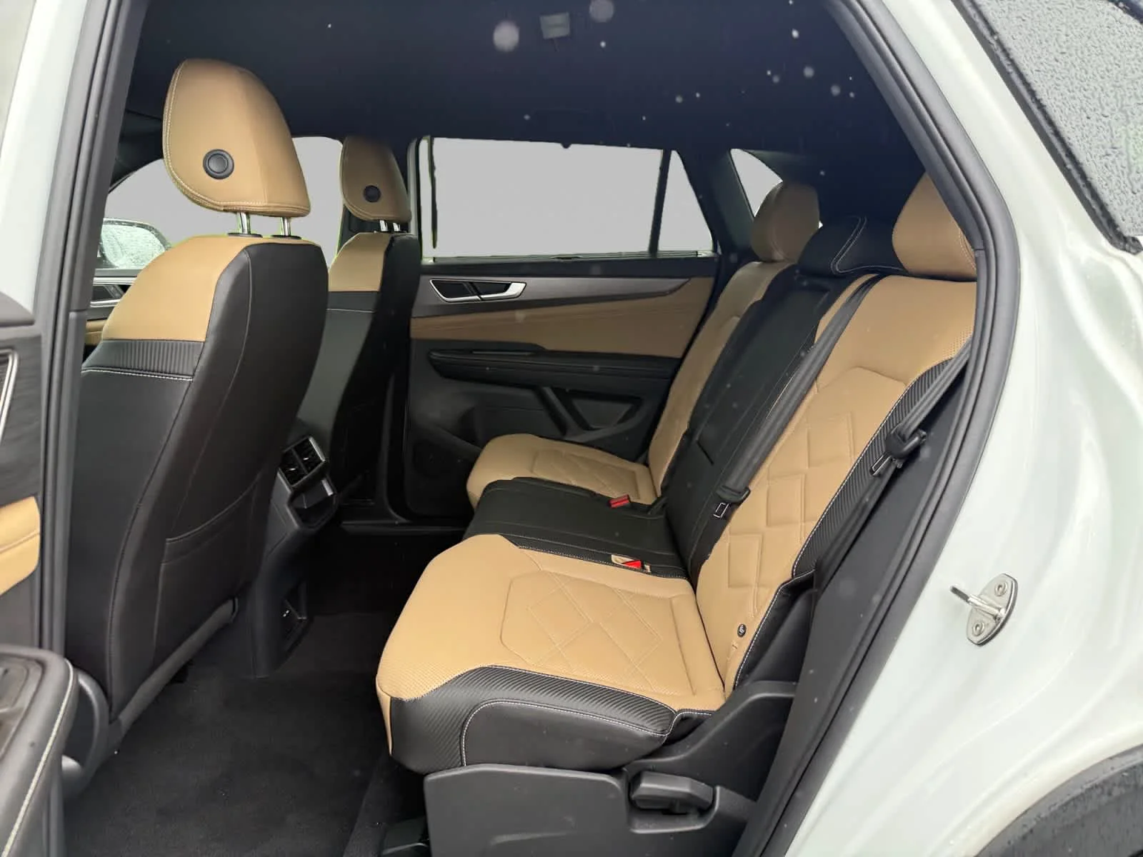 2026 Volkswagen Atlas Cross Sport SE w/Tech - Photo 22