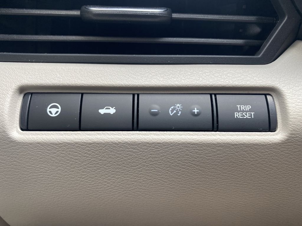 Used 2022 Pearl White Tricoat Nissan 2.5 SL image 19