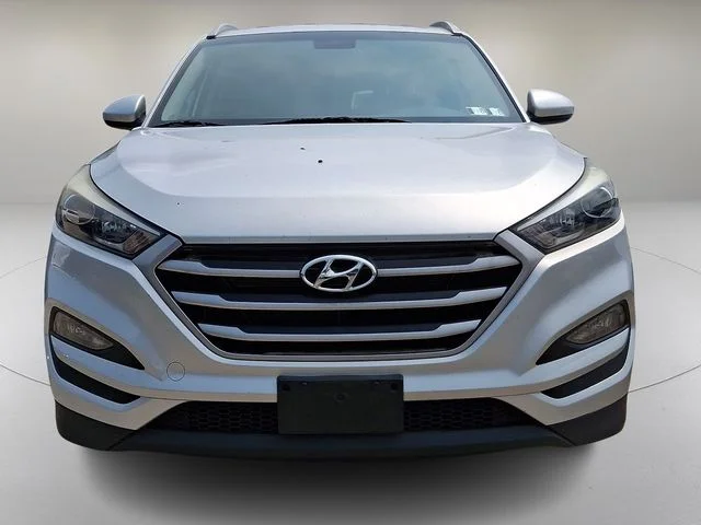 Used 2018 Silver Hyundai SEL image 3