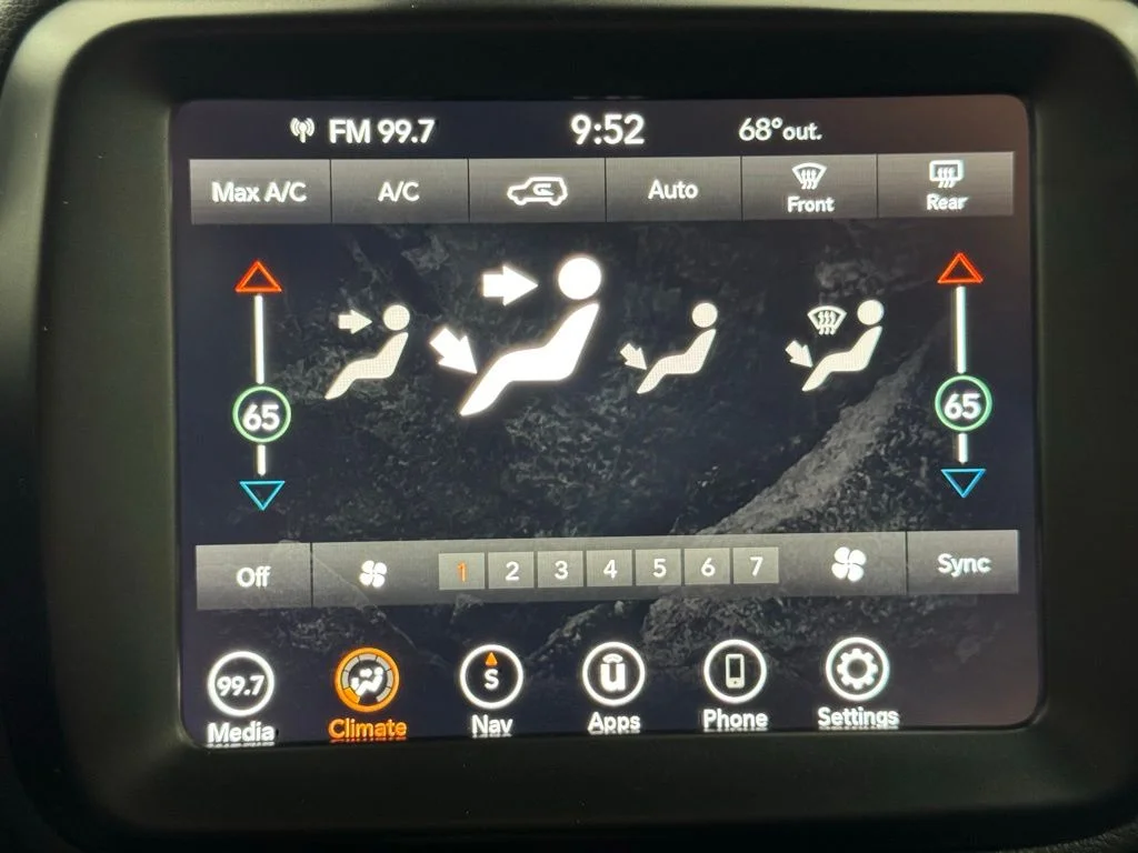 Used 2023 Graphite Gray Jeep Latitude image 23