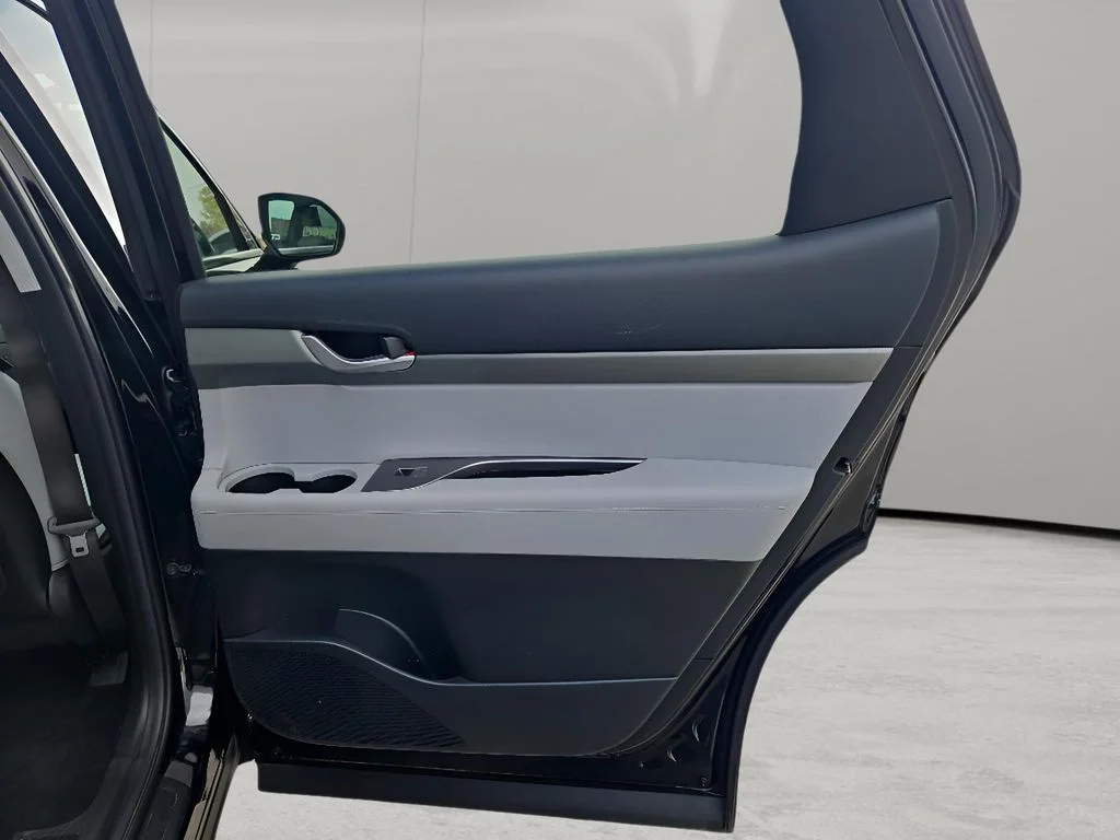 Used 2025 Abyss Black Pearl Hyundai SEL image 11