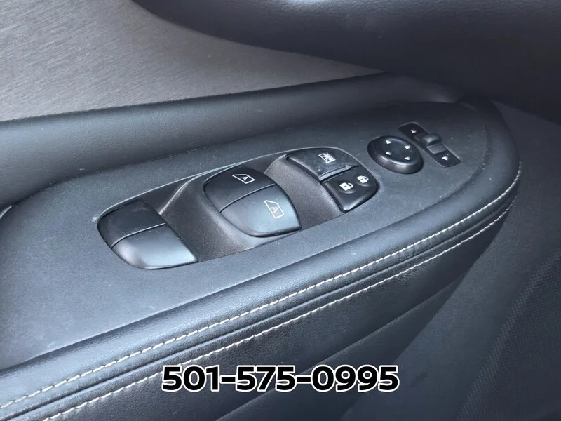 Used 2023 Pearl White NISSAN FWD SV image 33
