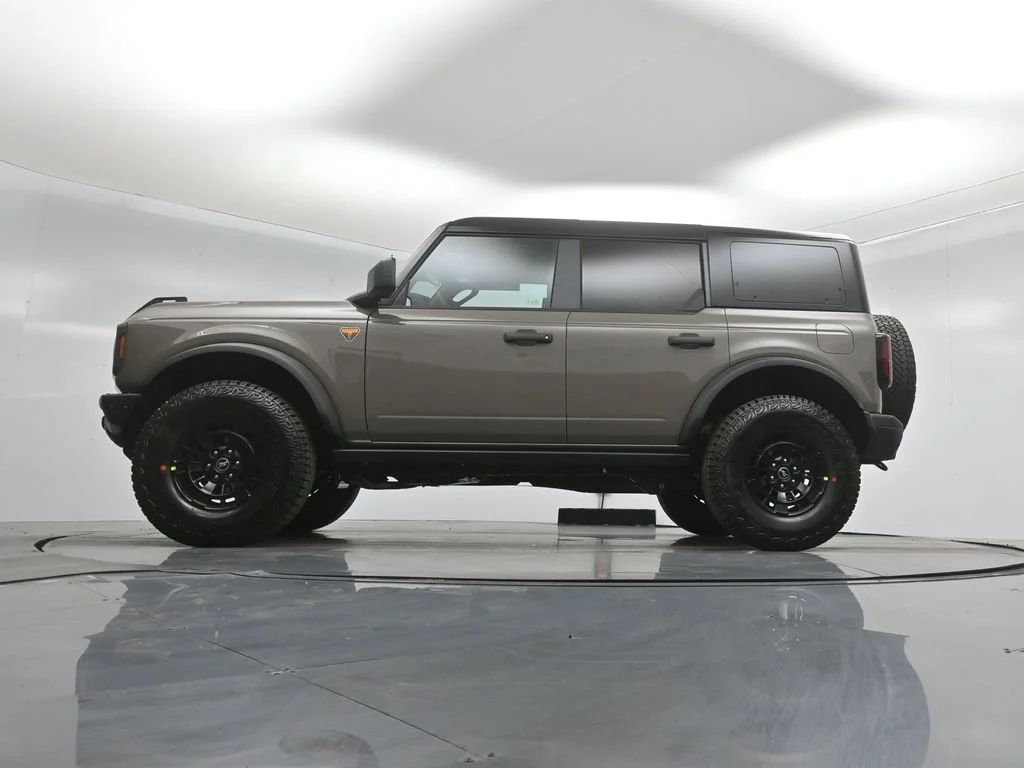 New 2026 Marsh Gray Ford Badlands image 7