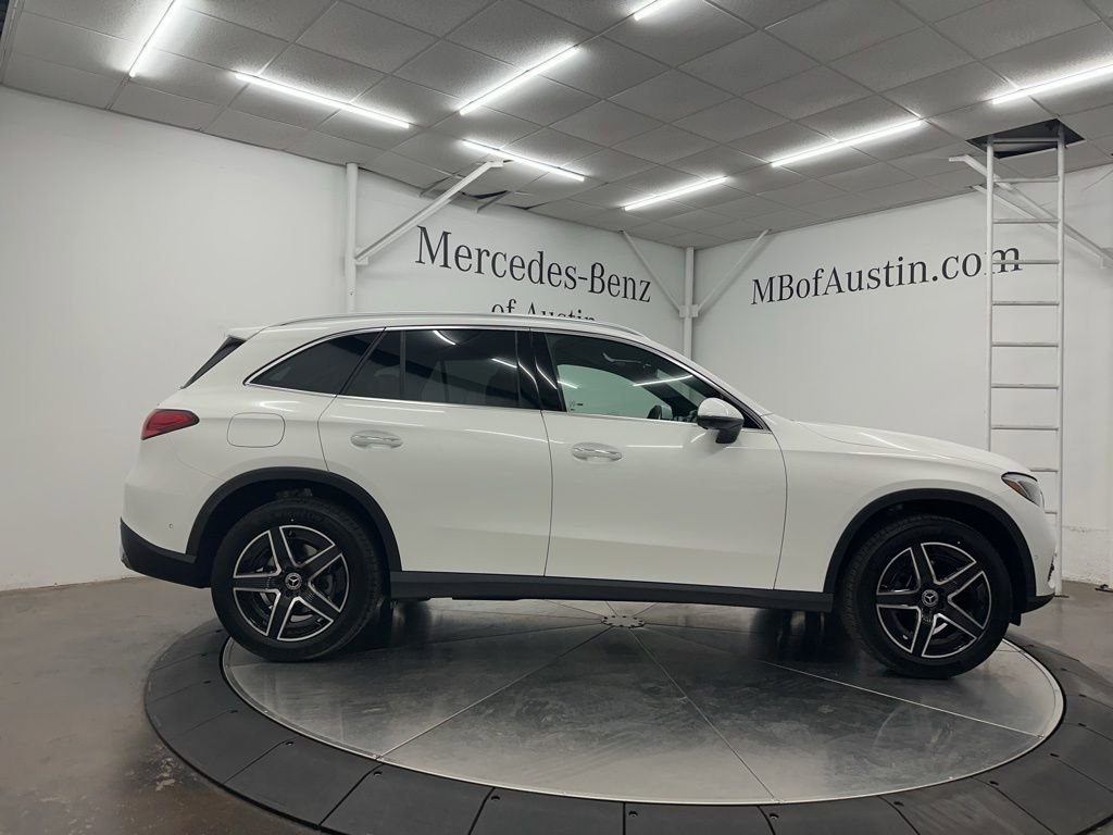 New 2026 Polar White Mercedes-Benz GLC 300 image 42