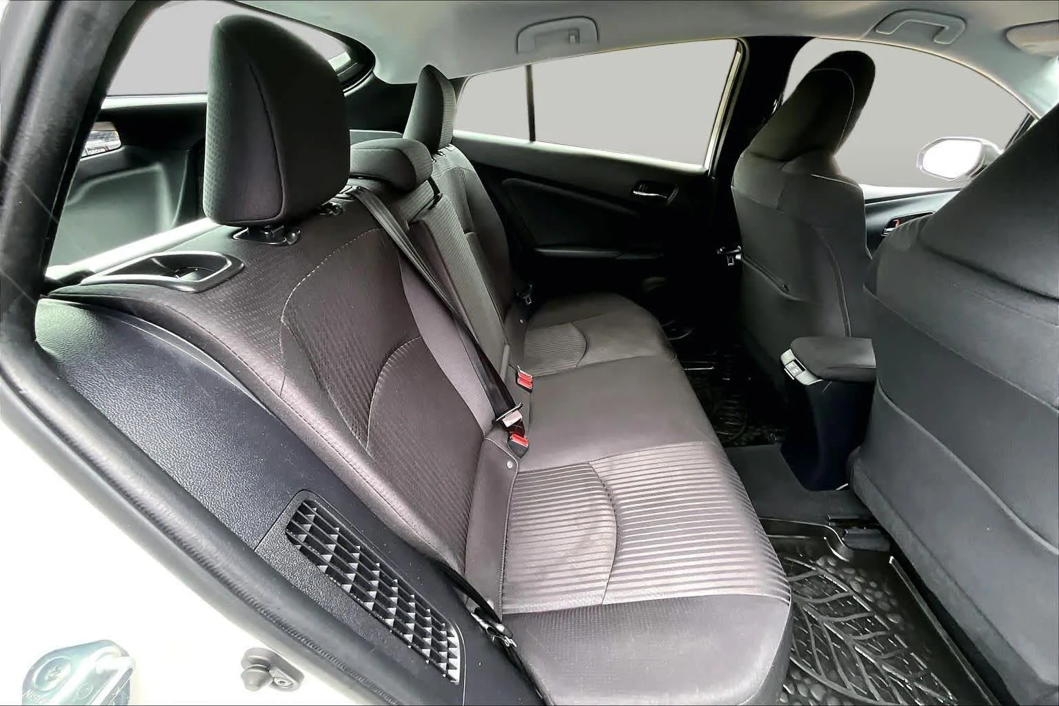 Used 2020 Blizzard Pearl Toyota LE image 18