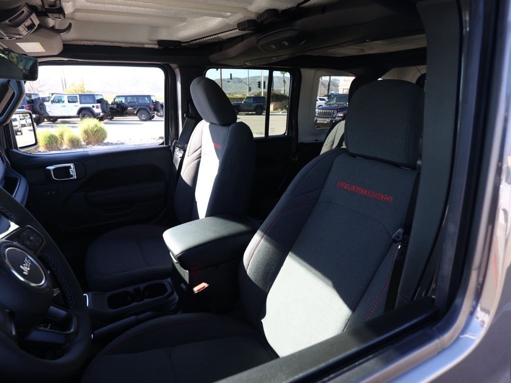 New 2026 Granite Crystal Metallic Clear-Coat Exterior Paint Jeep Rubicon image 14