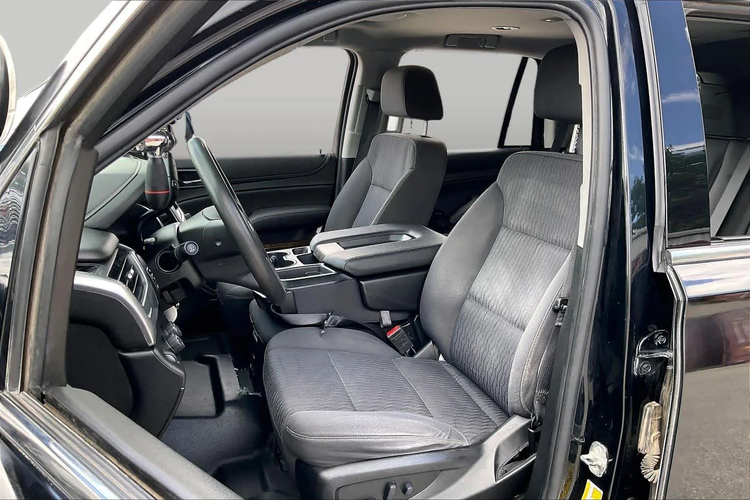 Used 2019 Black Chevrolet Commercial image 8