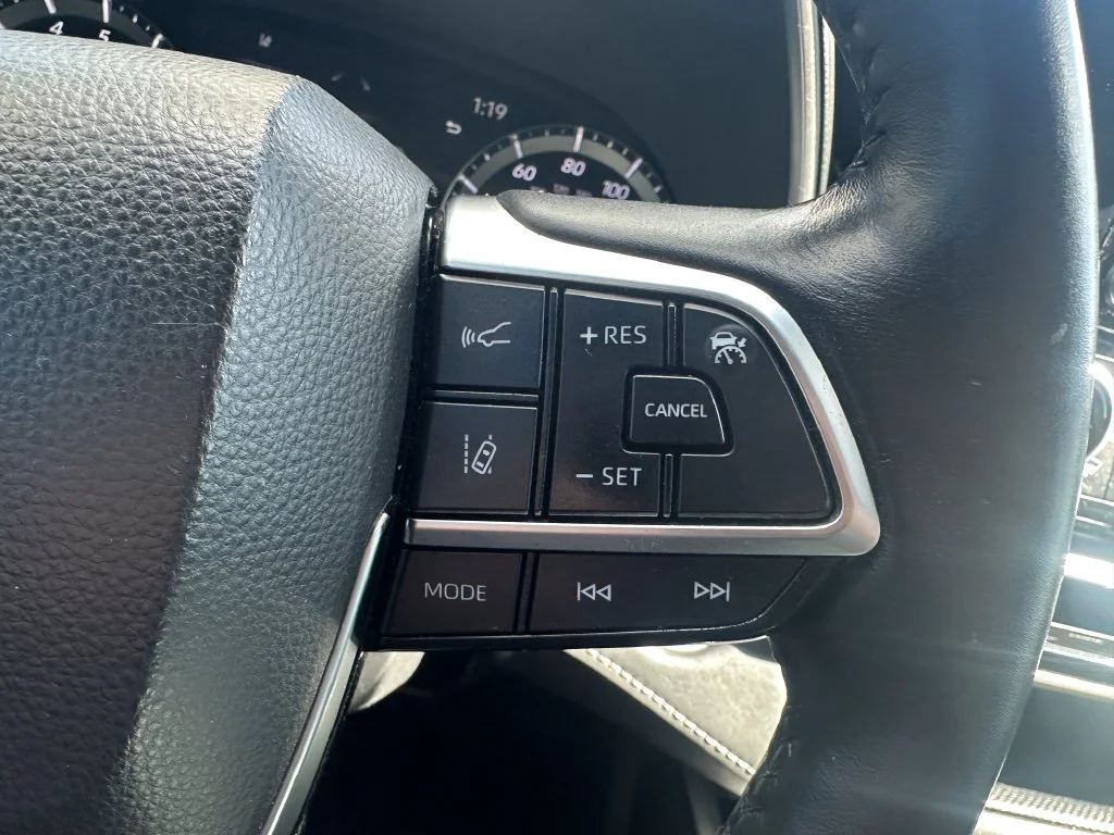 Used 2021 Black Toyota XLE image 22