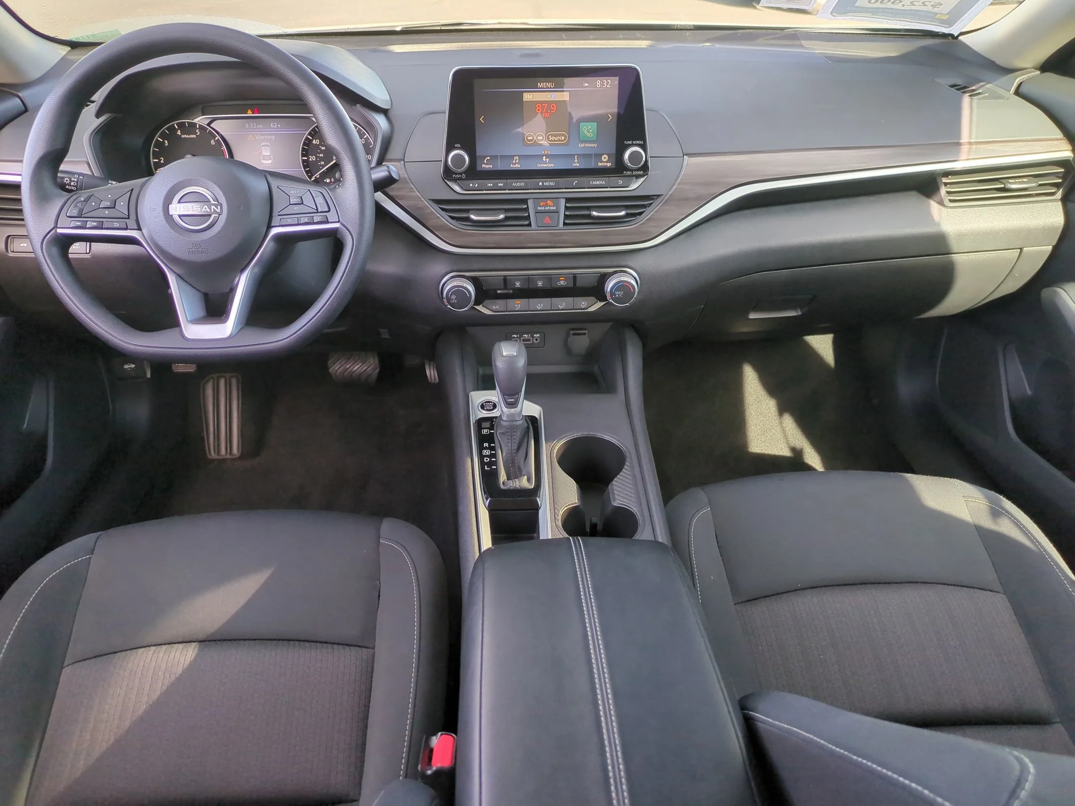 2025 Nissan Altima SV - Photo 12