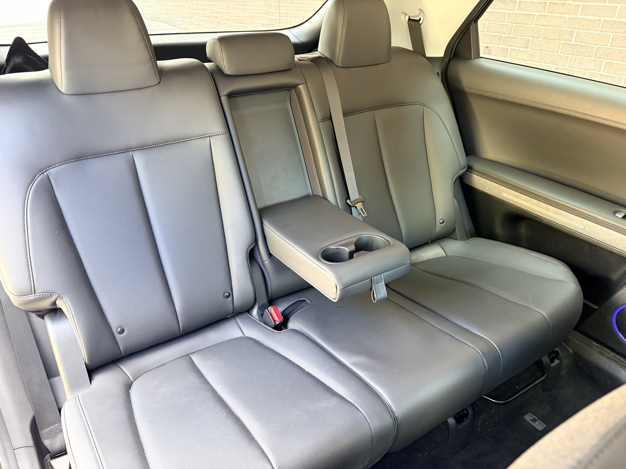Used 2023 Atlas White Hyundai SEL image 17