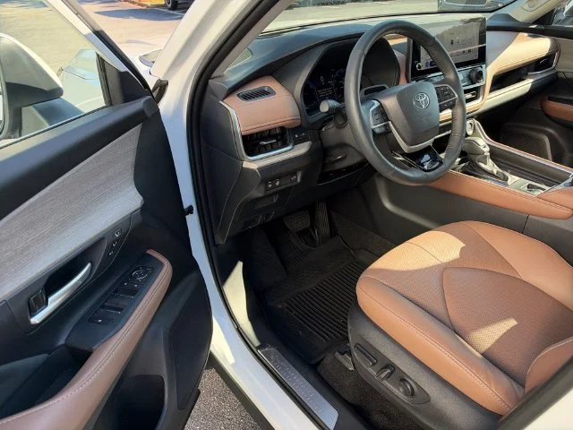 Used 2026 Beige Toyota Platinum image 11