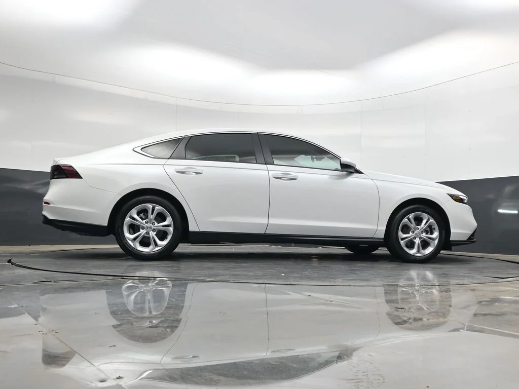 New 2026 Platinum White Pearl Honda LX image 43