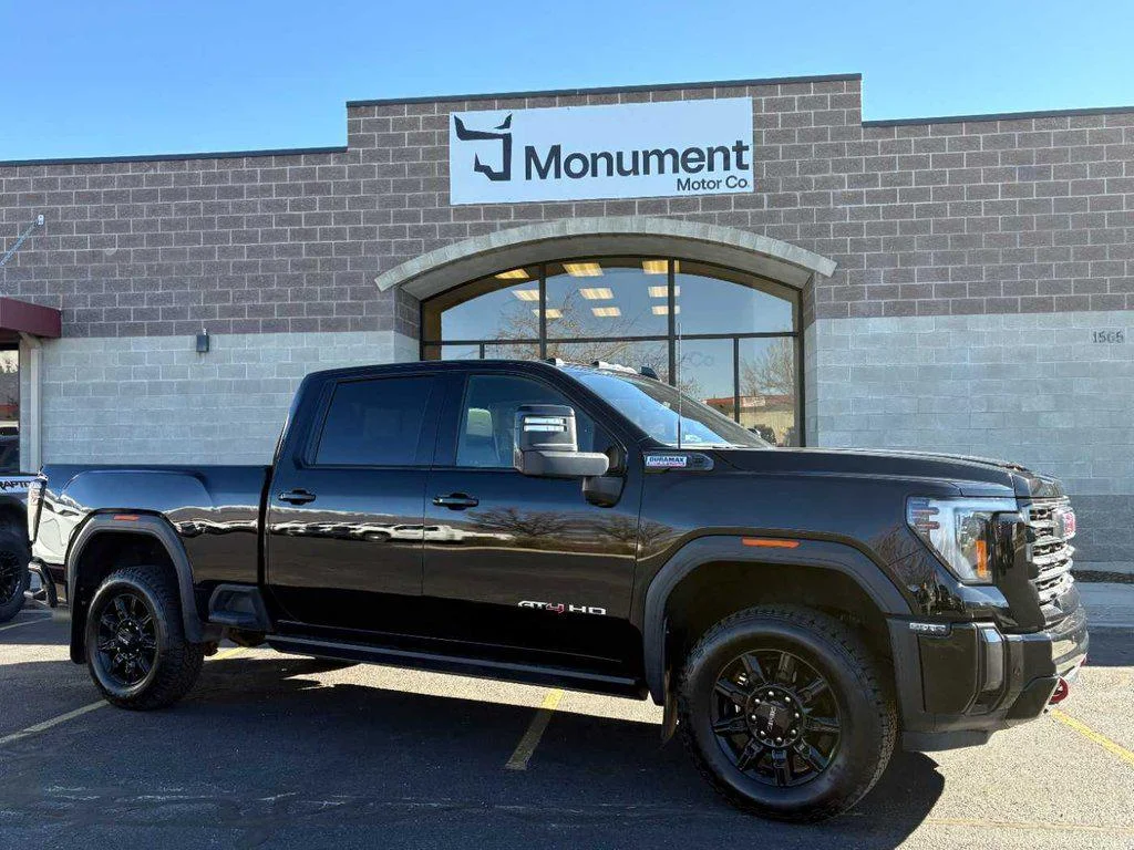 2024 GMC Sierra AT4 4WD Crew Cab Standard Box's photo