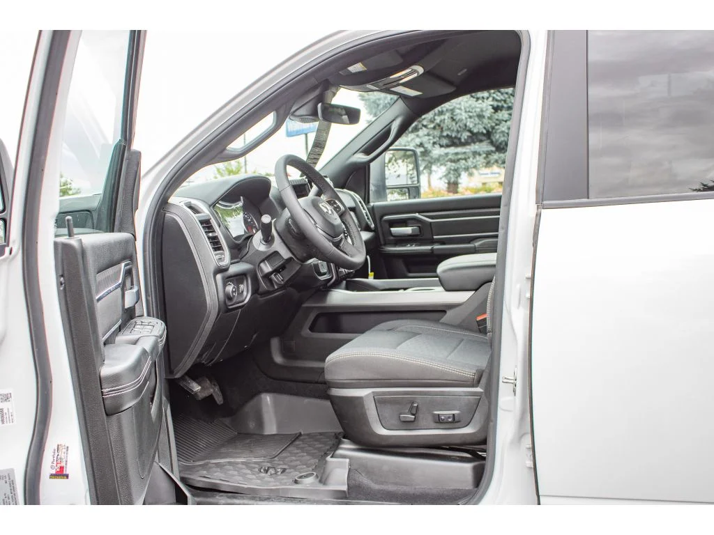 New 2026 Bright White Clear-Coat Exterior Paint RAM Big Horn image 28