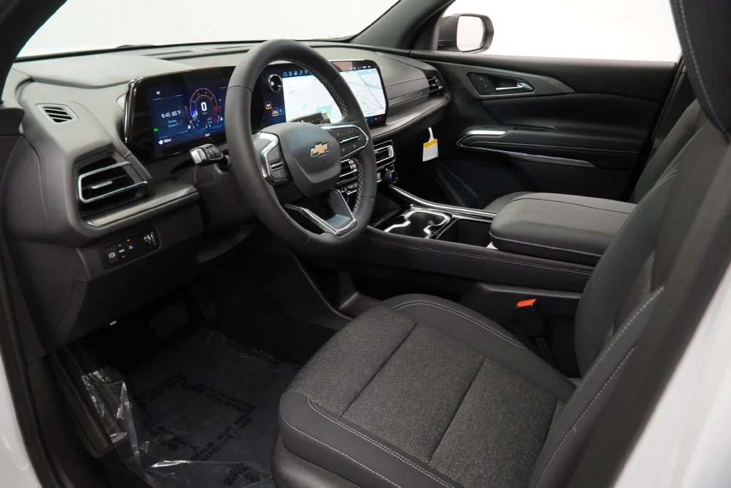 New 2027 Summit White Chevrolet LT image 20