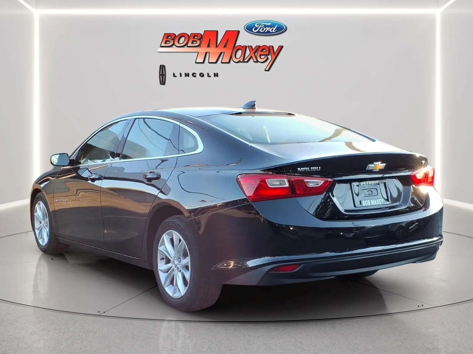 Used 2025 Mosaic Black Metallic Chevrolet LT 1LT image 32