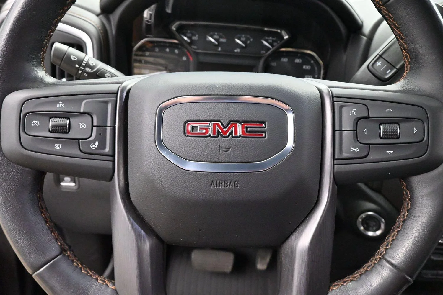 Used 2020 CARBON BLACK METALLIC GMC AT4 image 17