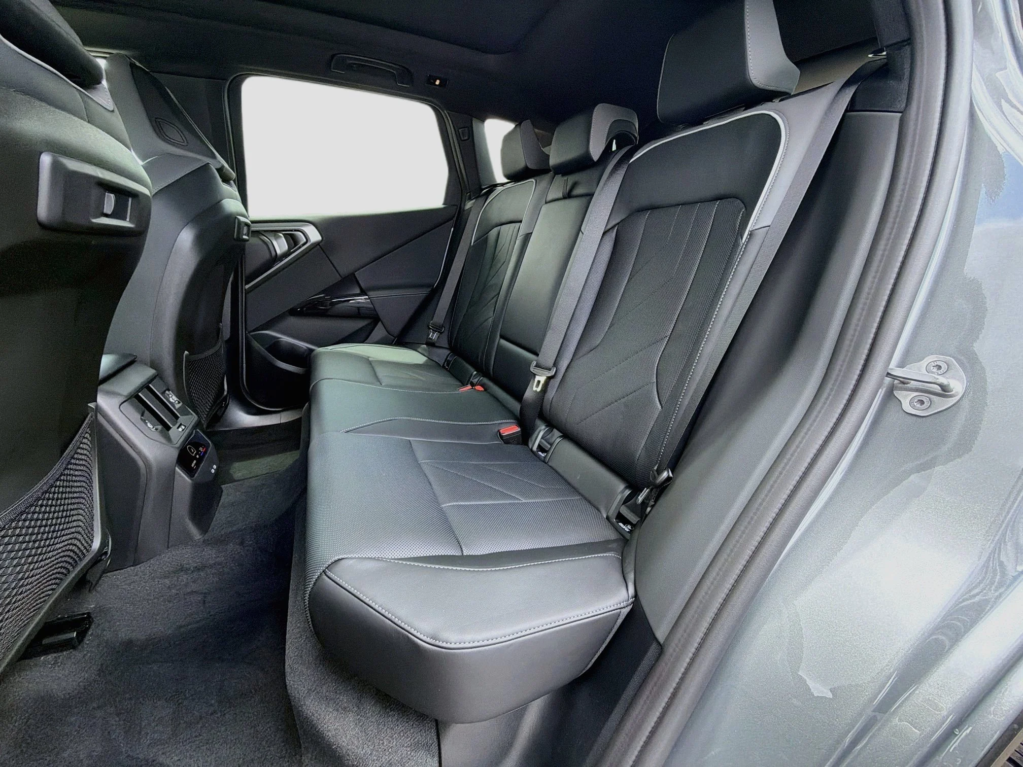 New 2026 Skyscraper Grey Metallic BMW 30 xDrive image 21