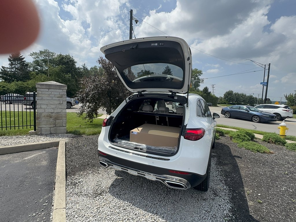 New 2026 Polar White Mercedes-Benz GLC 300 4MATIC® image 14