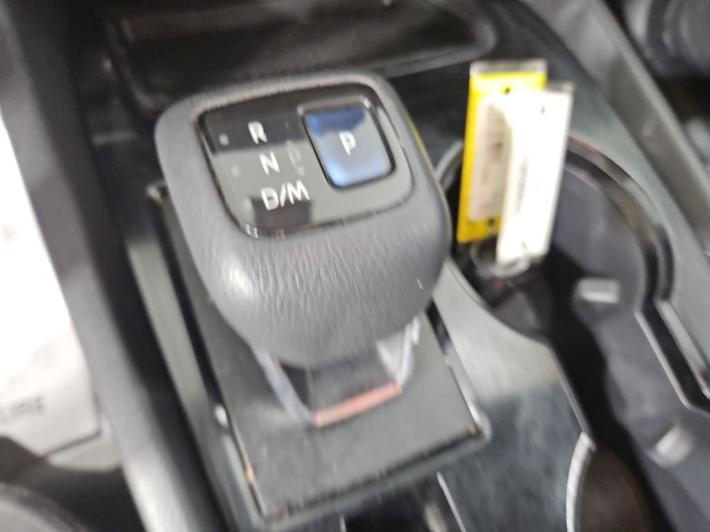 Used 2021 Scarlet Nissan SV image 23