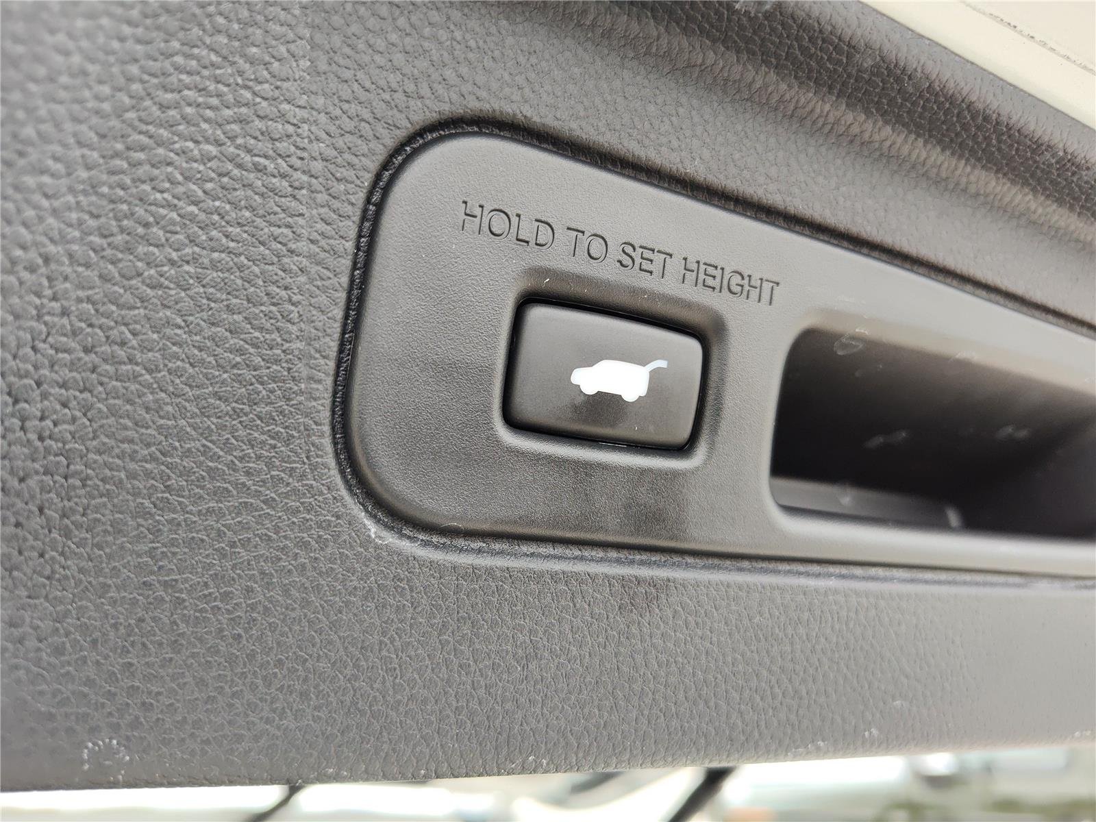 Used 2025  Honda Touring image 8