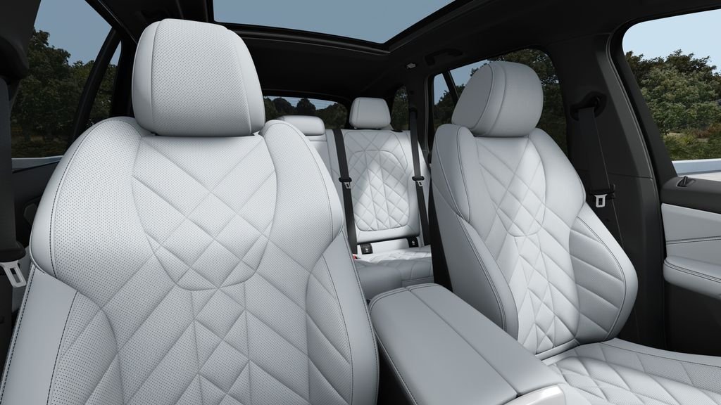 New 2026 Alpine White BMW sDrive40i image 36