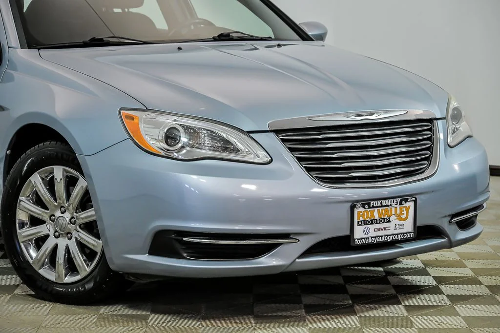Used 2013 Chrysler 200 Touring with VIN 1C3CCBBB6DN624350 for sale in St. Charles, IL
