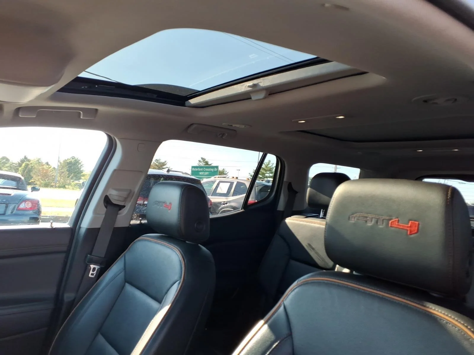 Used 2023 Ebony Twilight Metallic GMC AT4 image 26