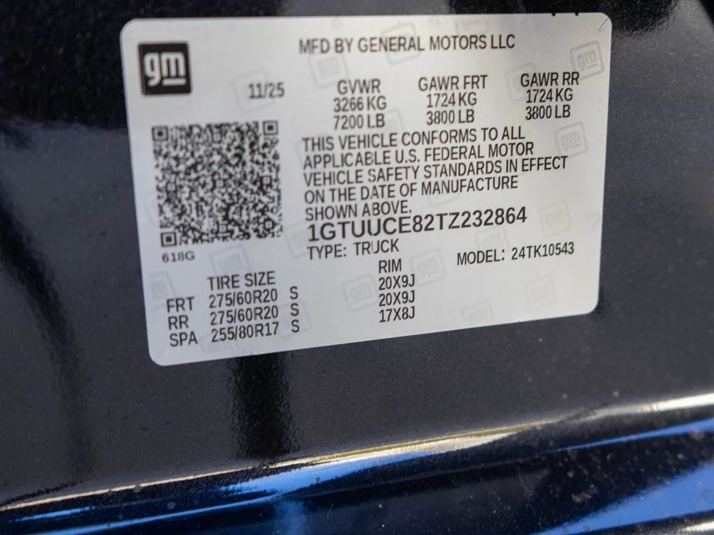 Used 2026 Silver GMC Elevation image 32
