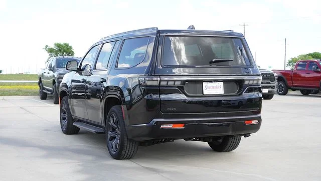 New 2026 High Gloss Black Exterior Paint Jeep Limited Altitude image 7