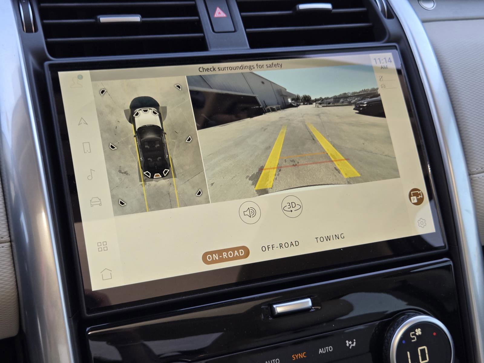 Used 2025 Fuji White Land Rover Dynamic SE image 22