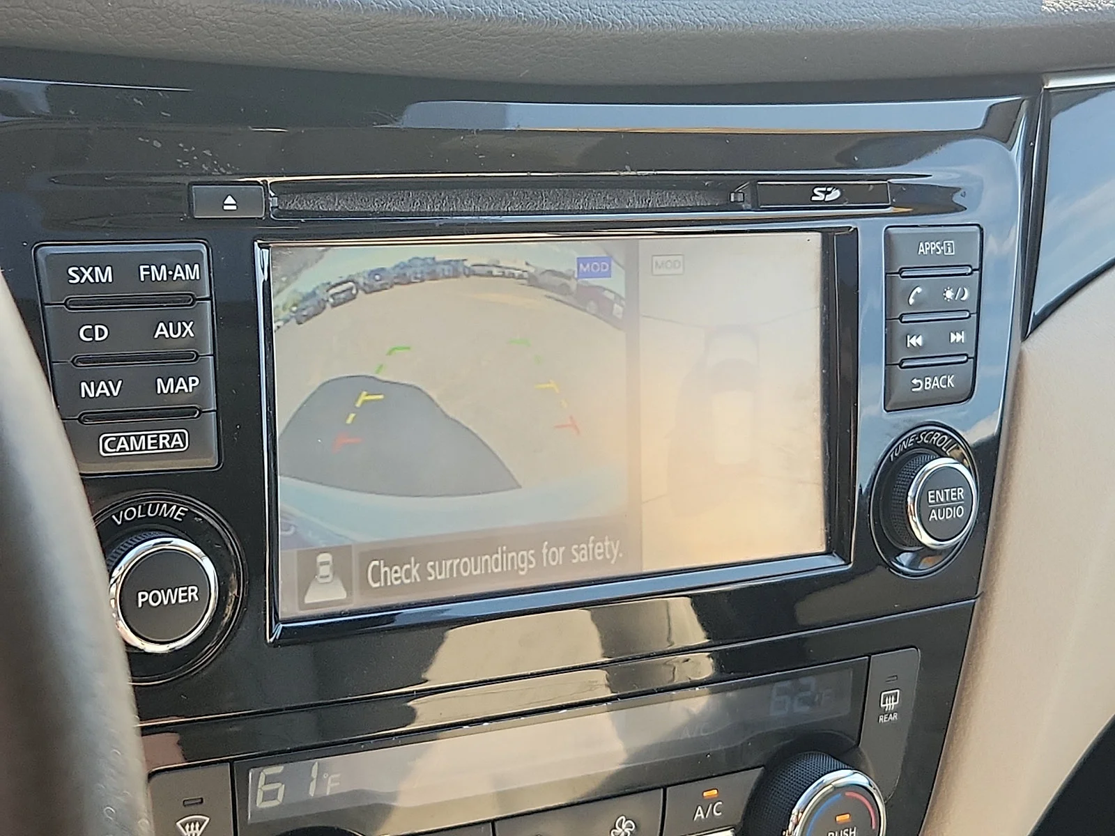 Used 2018 White Nissan SL image 18