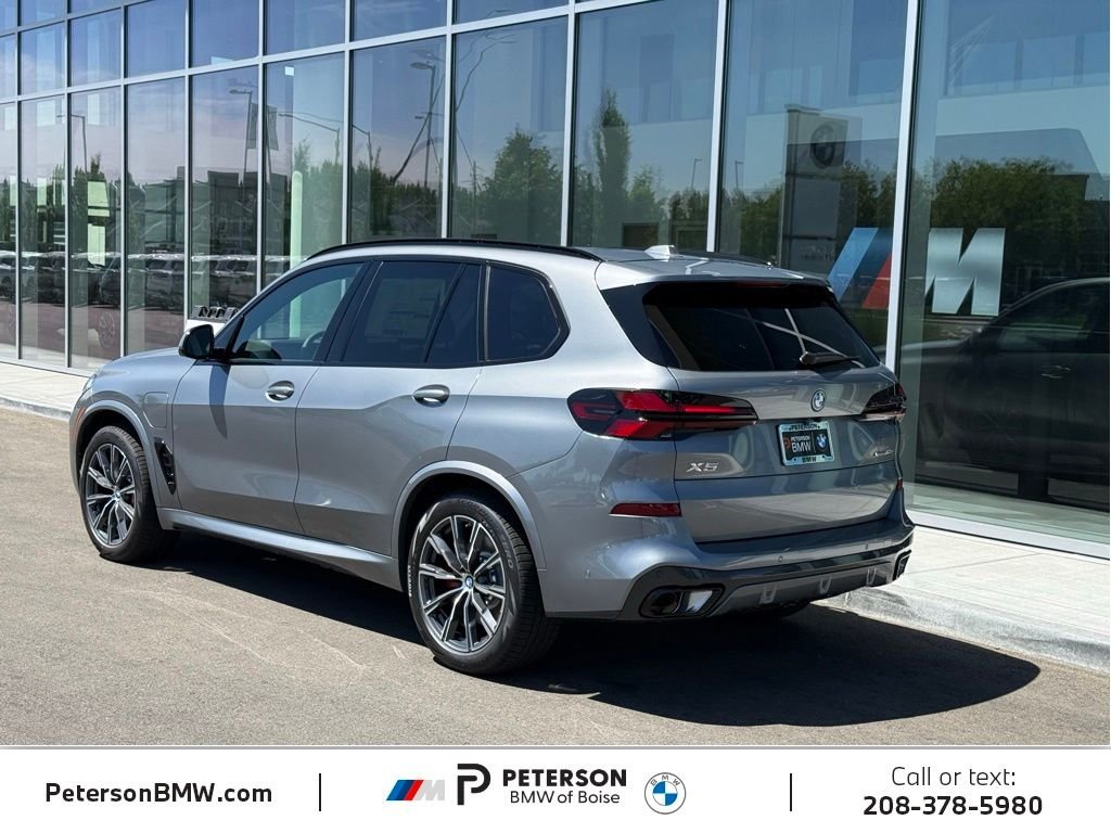 New 2026 Skyscraper Grey Metallic BMW xDrive50e image 3