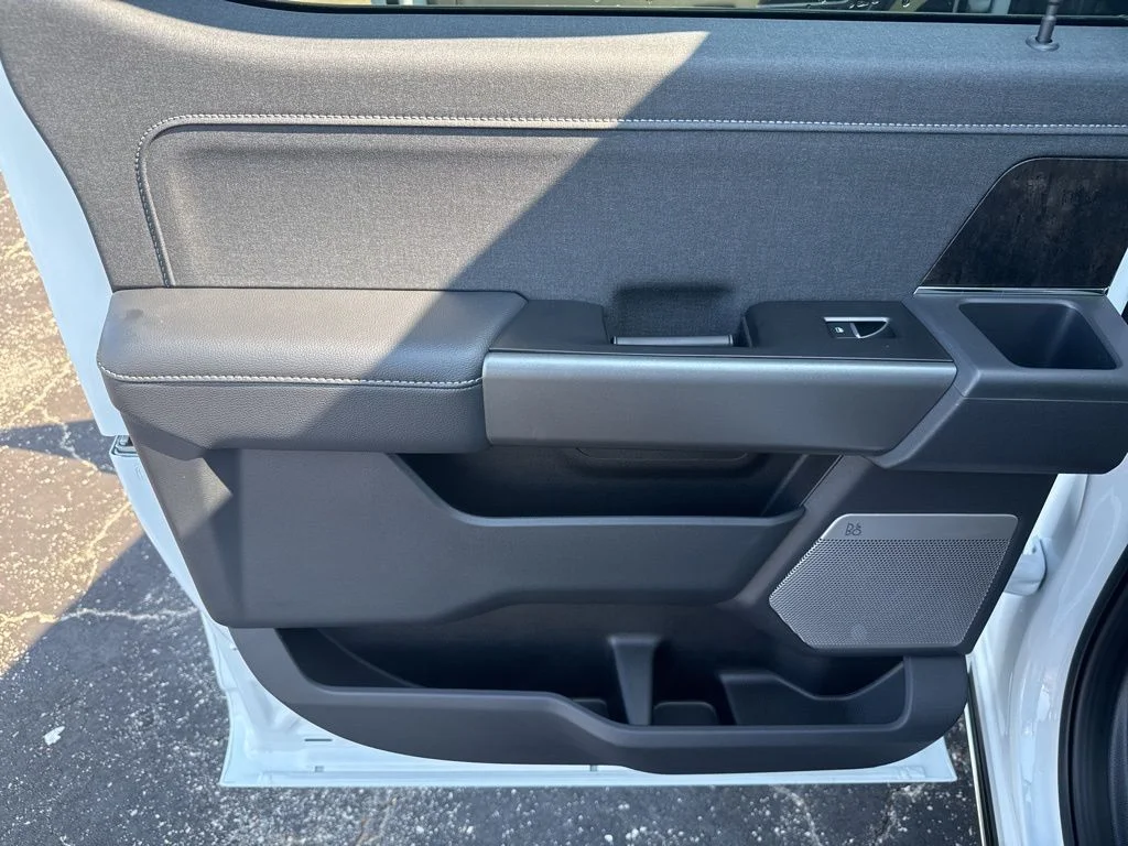 New 2026 Oxford White Ford F-250® Lariat® image 30