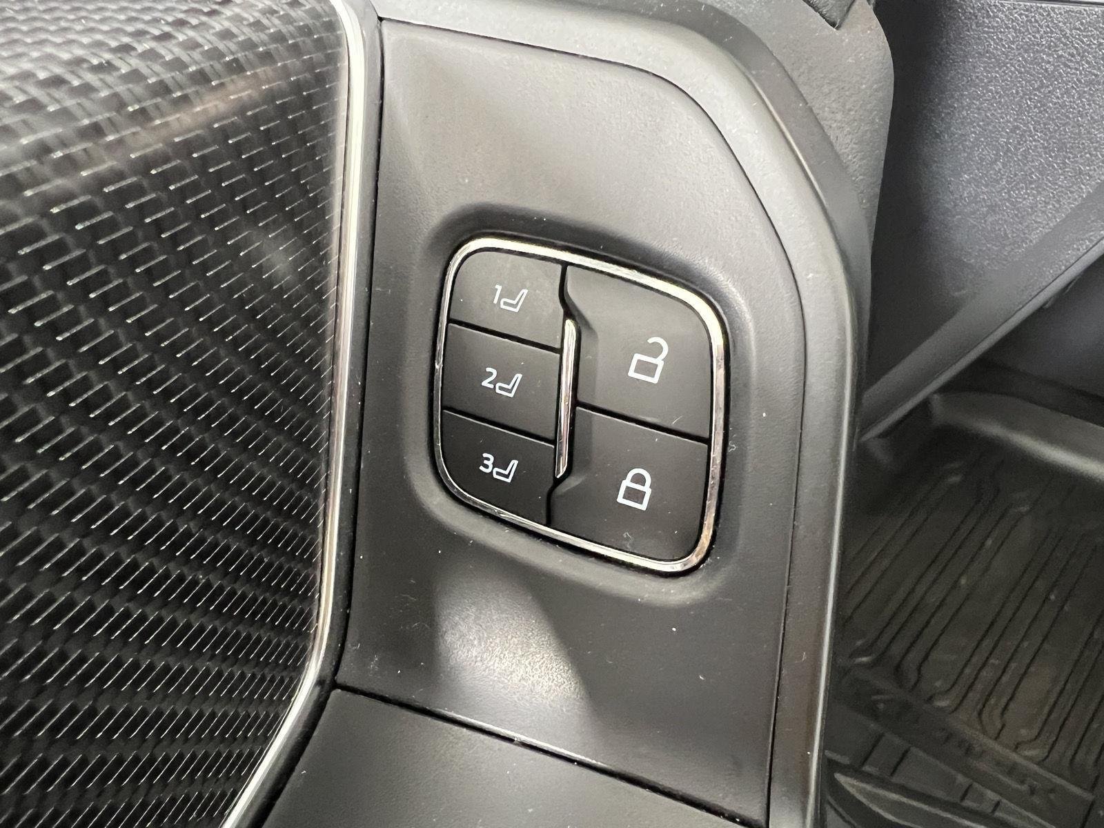 Used 2023 Avalanche Gray Ford Raptor image 19