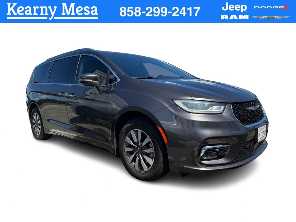 2021 Chrysler Pacifica Hybrid Touring L Hybrid's photo