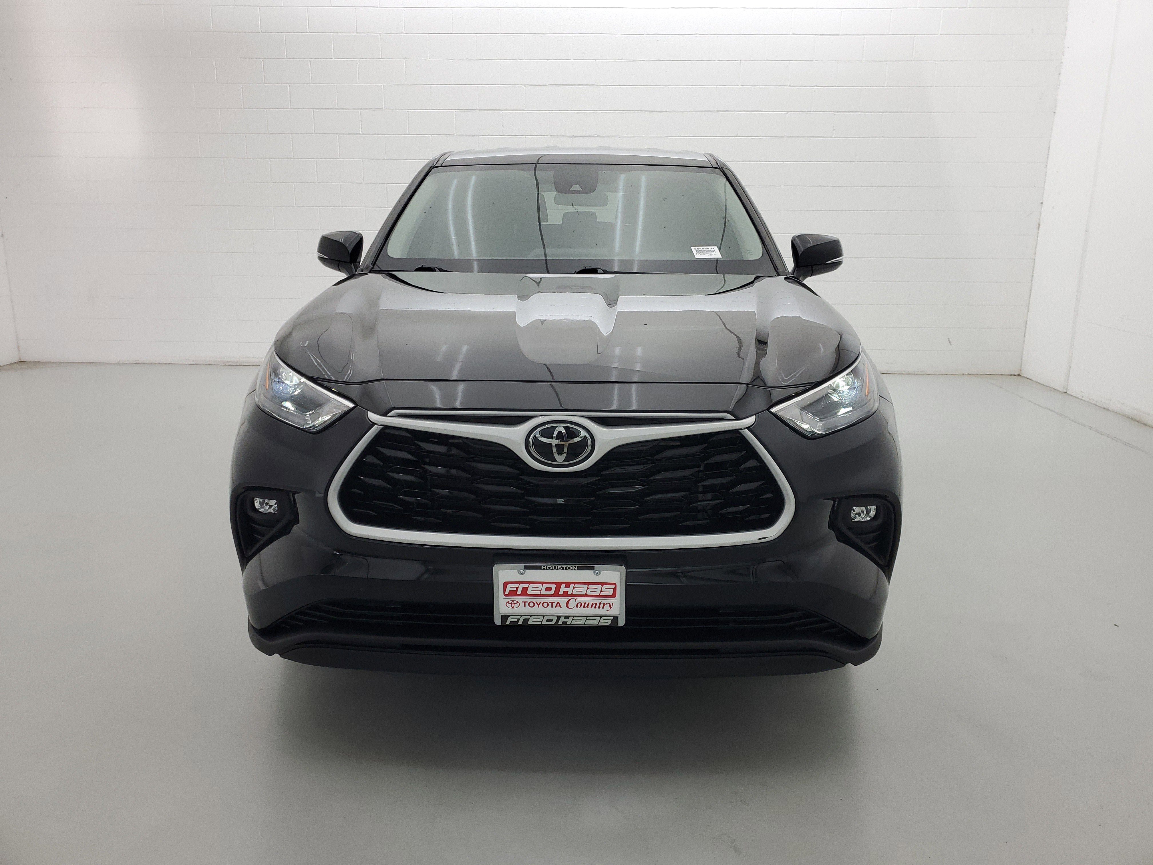 2024 Toyota Highlander LE - Photo 3