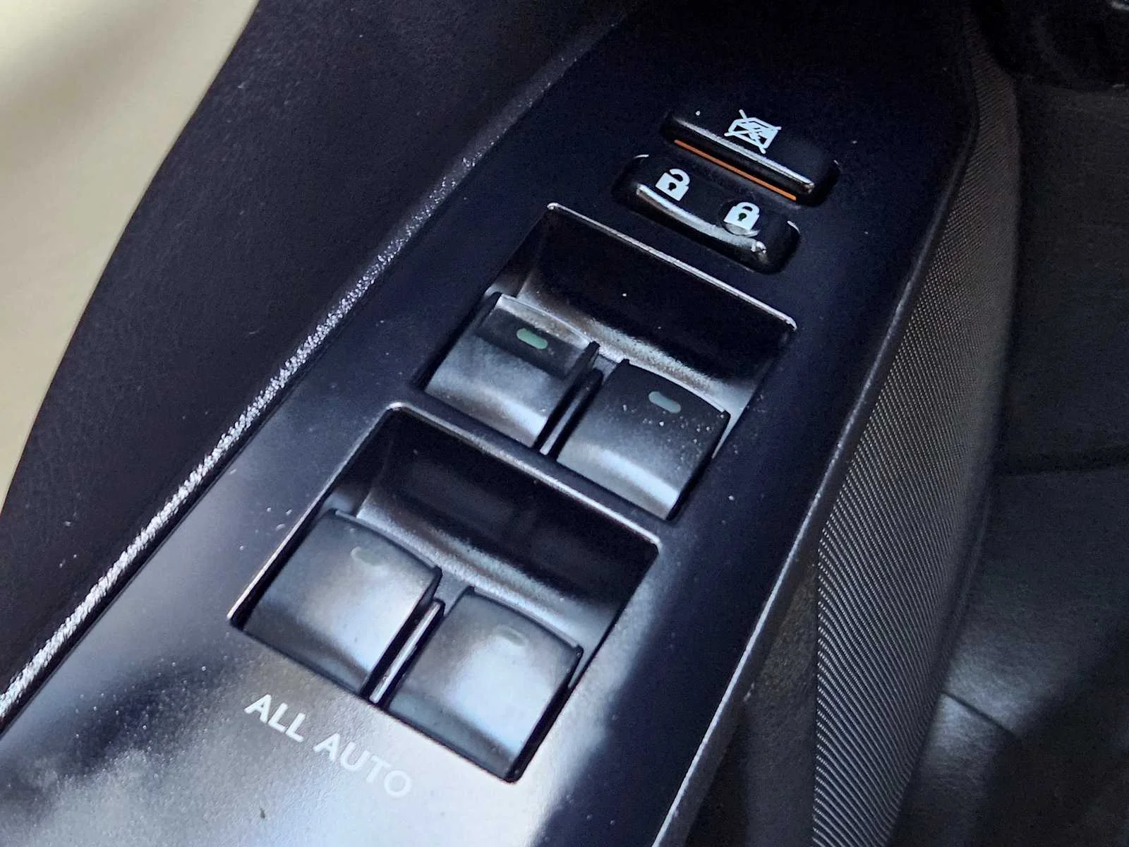 Used 2012 Starfire Pearl Lexus Premium image 18
