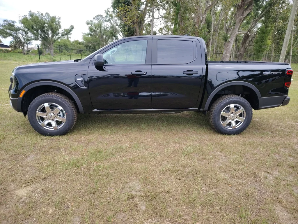 New 2026 Shadow Black Ford XLT image 2