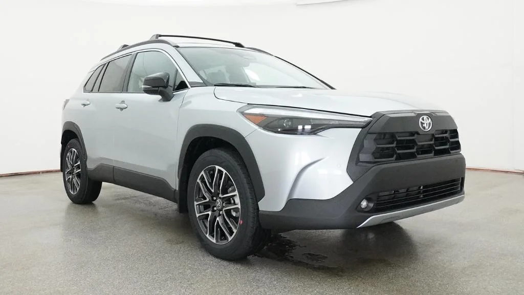 New 2026 Sonic Silver Toyota XLE image 3