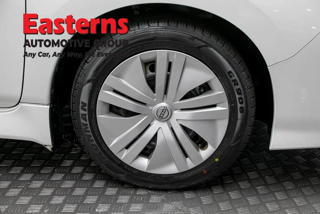 Used 2023 White Nissan S image 28