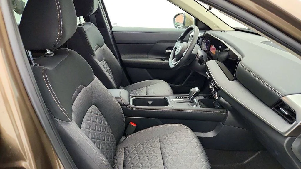 Used 2025 Canyon Bronze Metallic Nissan SV AWD image 22