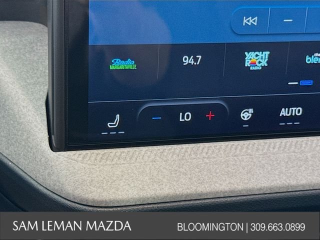 Used 2025 Red Ford XLT image 19