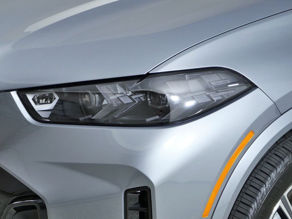 New 2026 Skyscraper Grey Metallic BMW xDrive50e image 3