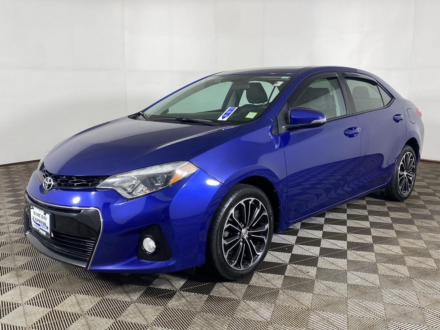 Used 2016 Blue Crush Metallic Toyota S Premium image 2